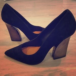 Halston Pumps